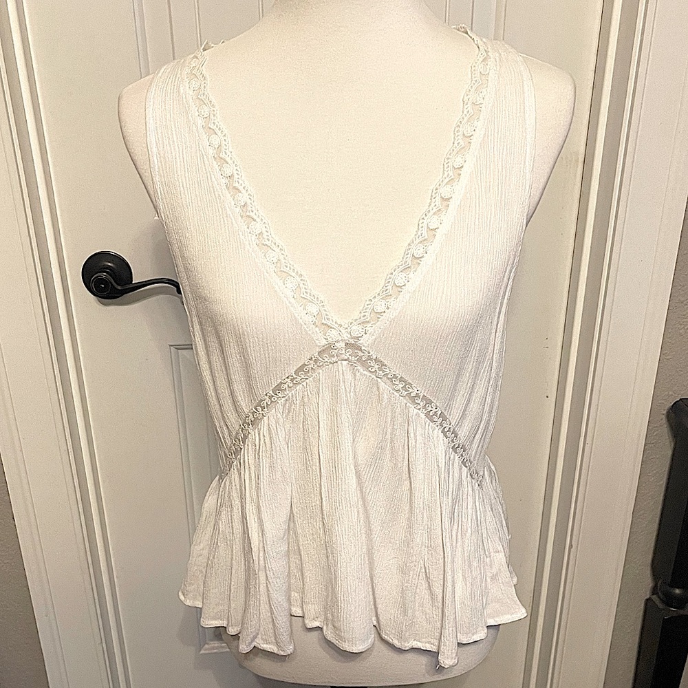 Kendall + Kylie white top women’s M